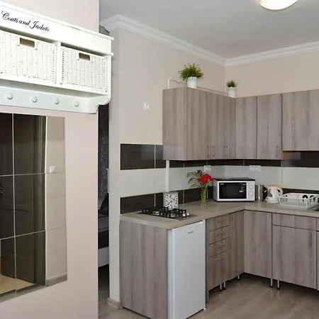 Crystal Apartment *