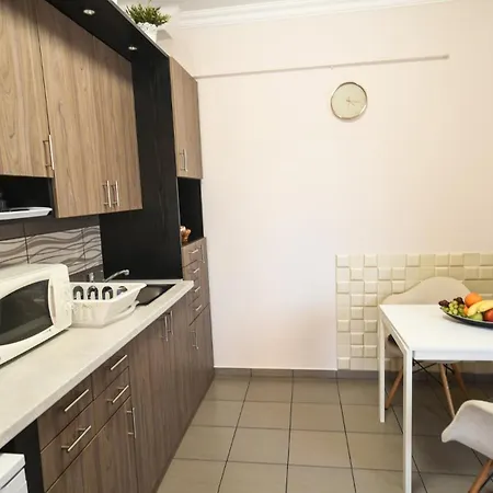 Crystal Apartment *