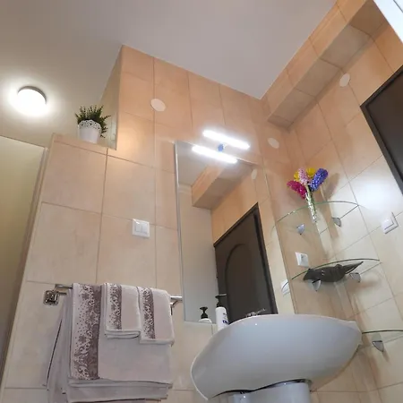 Crystal Apartment Morahalom